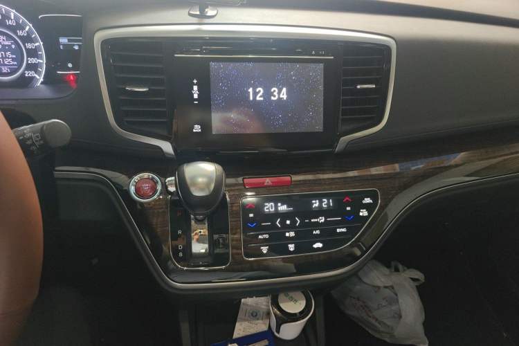 Used Honda Odyssey 2017 2.4L Smart Edition Audio And AC Panel