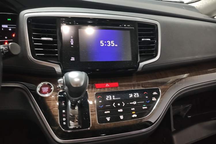 Used Honda Odyssey 2017 2.4L Smart Edition Audio And AC Panel