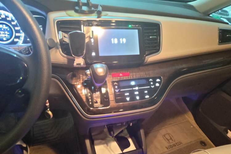 Used Honda Odyssey 2017 2.4L Comfort Edition Audio And AC Panel