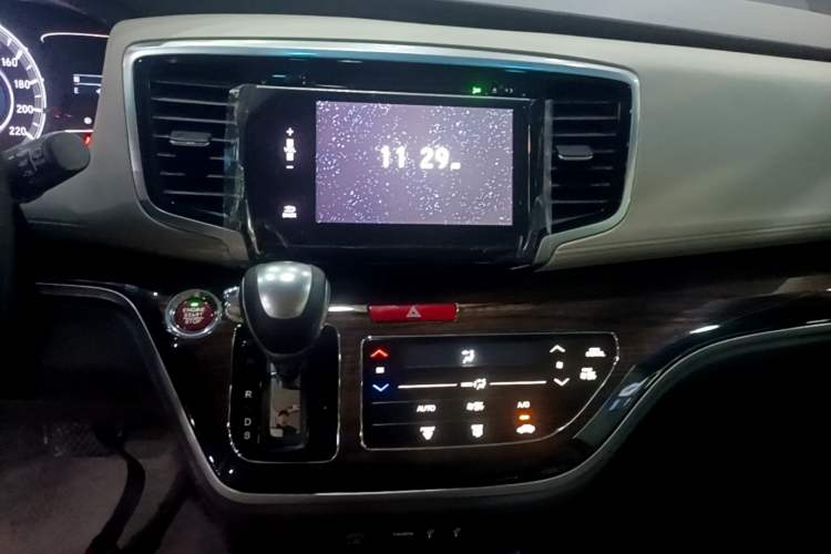 Used Honda Odyssey 2017 2.4L Luxury Edition Audio And AC Panel