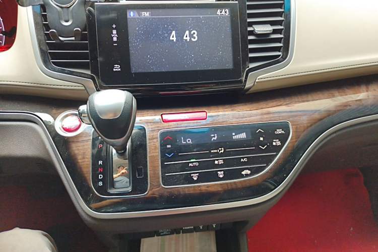 Used Honda Odyssey 2017 2.4L Luxury Edition Audio And AC Panel