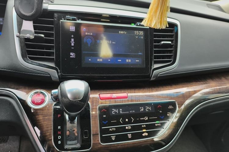 Used Honda Odyssey 2017 2.4L Smart Edition Audio And AC Panel