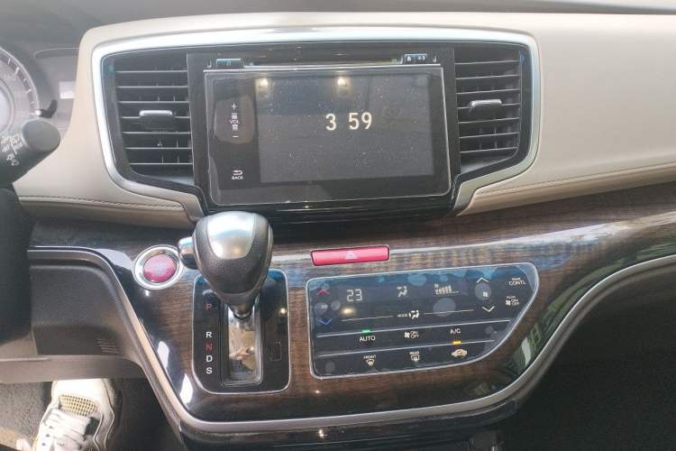 Used Honda Odyssey 2017 2.4L Luxury Edition Audio And AC Panel