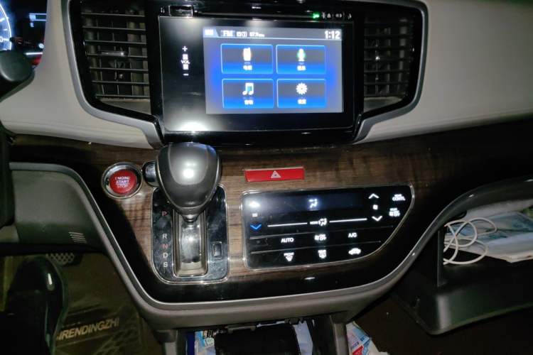 Used Honda Odyssey 2017 2.4L Luxury Edition Audio And AC Panel