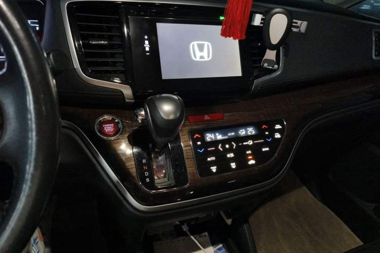 Used Honda Odyssey 2017 2.4L Smart Edition Audio And AC Panel