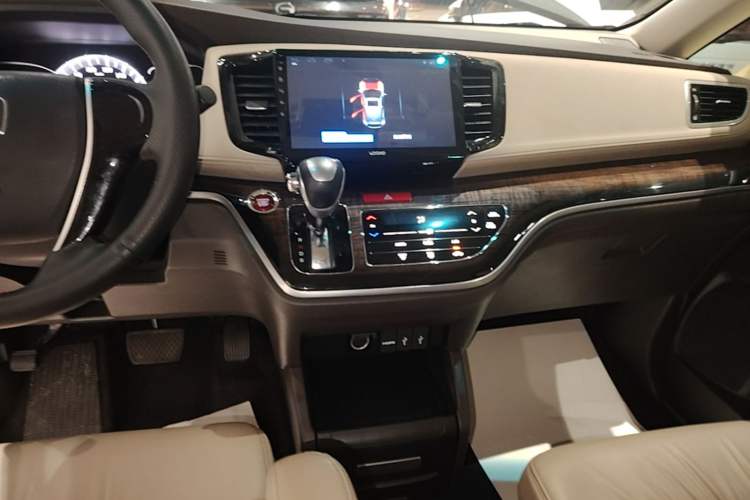 Used Honda Odyssey 2017 2.4L Luxury Edition Audio And AC Panel