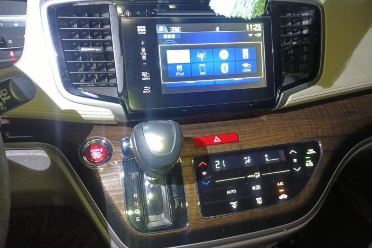 Used Honda Odyssey 2017 2.4L Luxury Edition Audio And AC Panel
