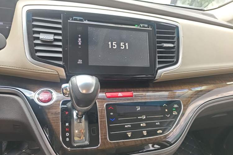 Used Honda Odyssey 2017 2.4L Luxury Edition Audio And AC Panel