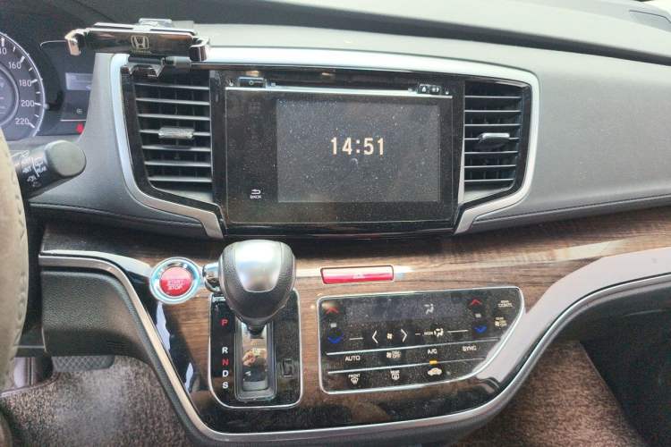 Used Honda Odyssey 2017 2.4L Smart Edition Audio And AC Panel