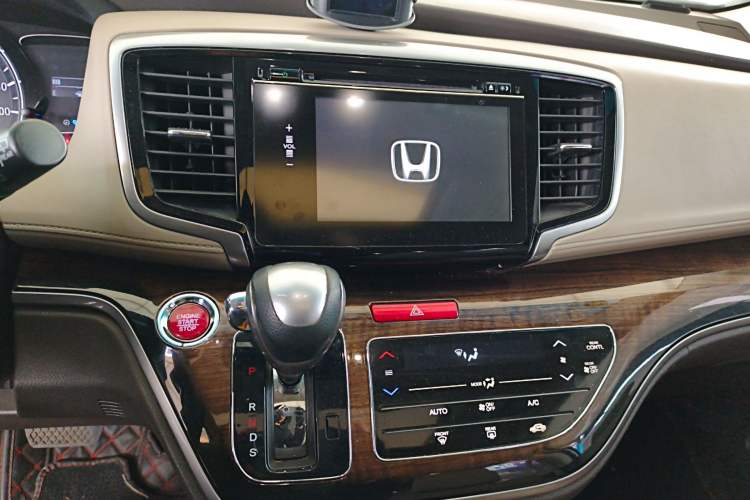Used Honda Odyssey 2017 2.4L Luxury Edition Audio And AC Panel