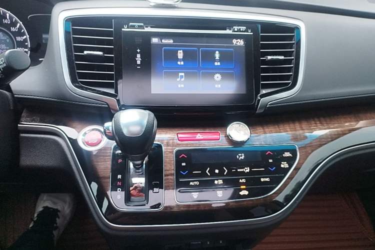Used Honda Odyssey 2017 2.4L Smart Edition Audio And AC Panel
