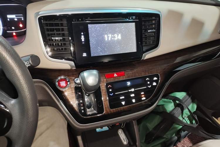 Used Honda Odyssey 2017 2.4L Luxury Edition Audio And AC Panel