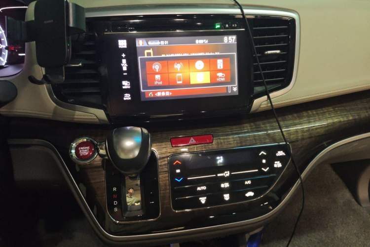 Used Honda Odyssey 2017 2.4L Luxury Edition Audio And AC Panel