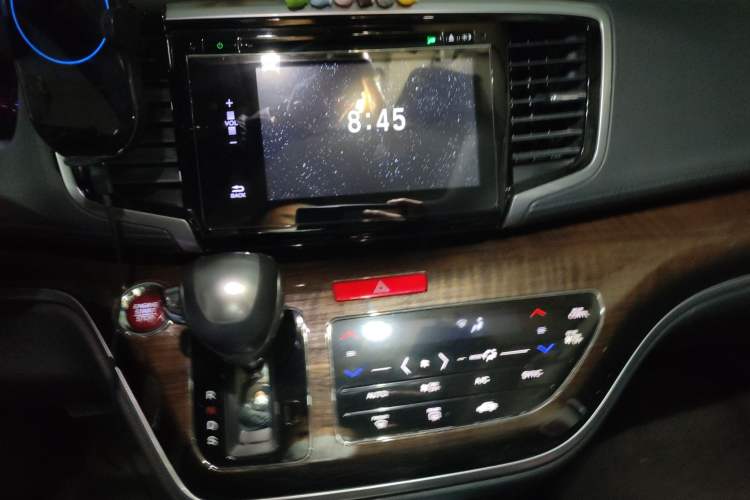 Used Honda Odyssey 2017 2.4L Smart Edition Audio And AC Panel