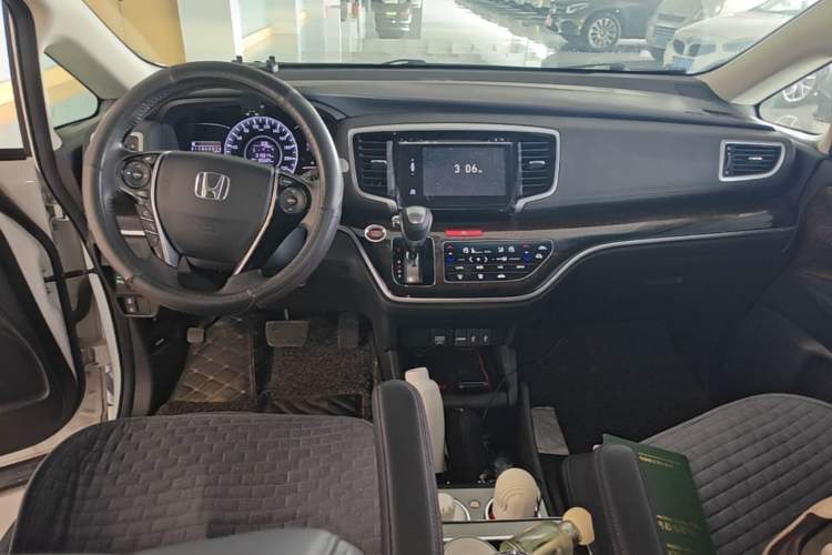 Used Honda Odyssey 2017 2.4L Smart Edition Center Console