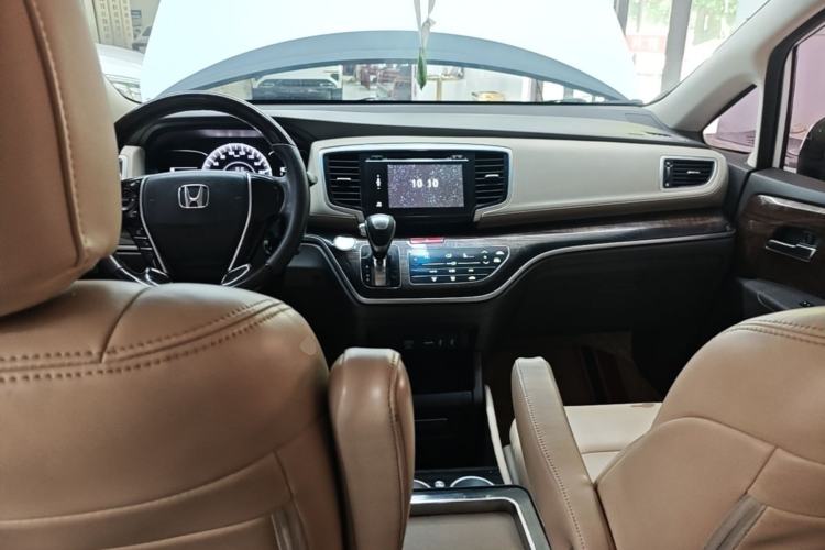 Used Honda Odyssey 2017 2.4L Comfort Edition Center Console