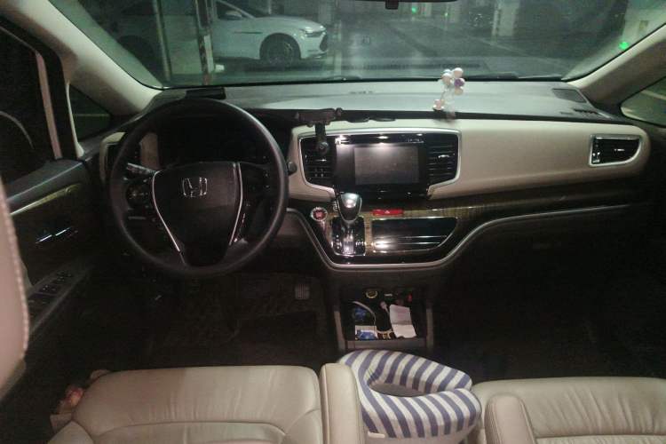 Used Honda Odyssey 2017 2.4L Luxury Edition Center Console