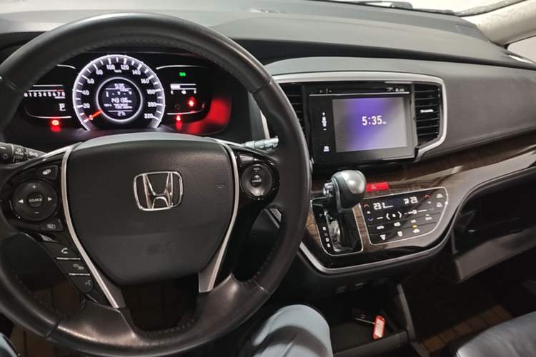 Used Honda Odyssey 2017 2.4L Smart Edition Center Console