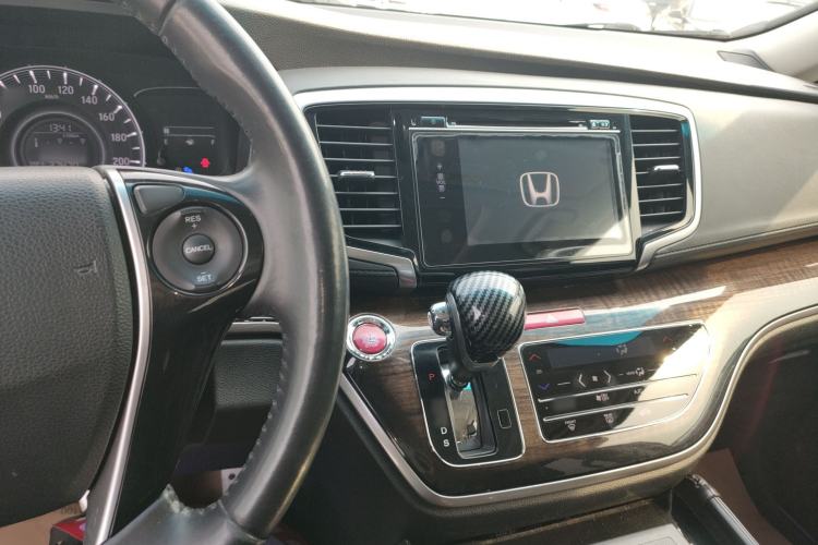 Used Honda Odyssey 2017 2.4L Smart Edition Center Console