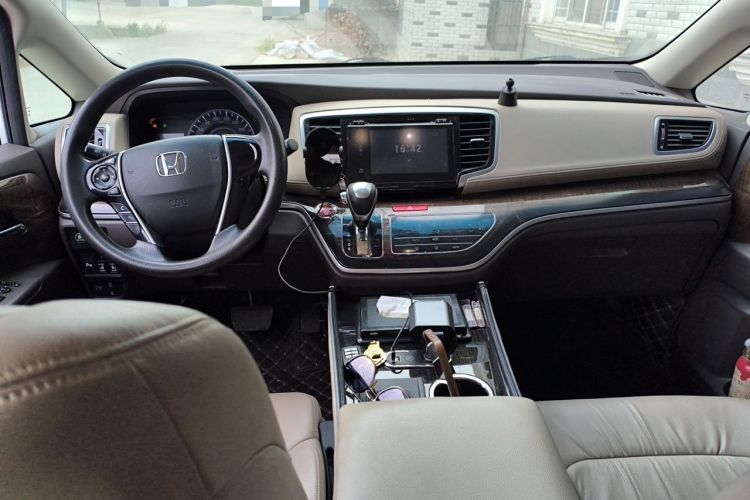 Used Honda Odyssey 2017 2.4L Luxury Edition Center Console