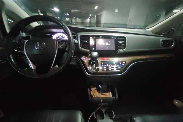 Used Honda Odyssey 2017 2.4L Smart Edition Center Console