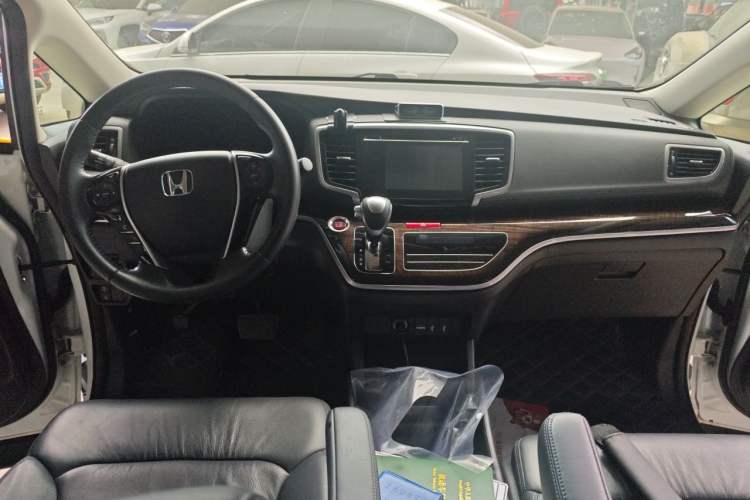 Used Honda Odyssey 2017 2.4L Smart Edition Center Console
