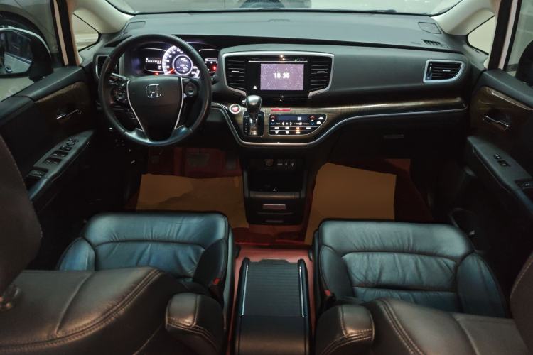 Used Honda Odyssey 2017 2.4L Smart Edition Center Console