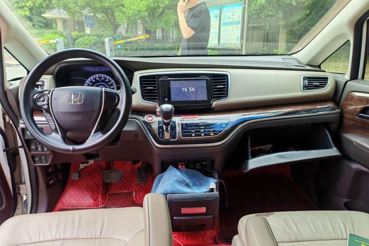 Used Honda Odyssey 2017 2.4L Luxury Edition Center Console