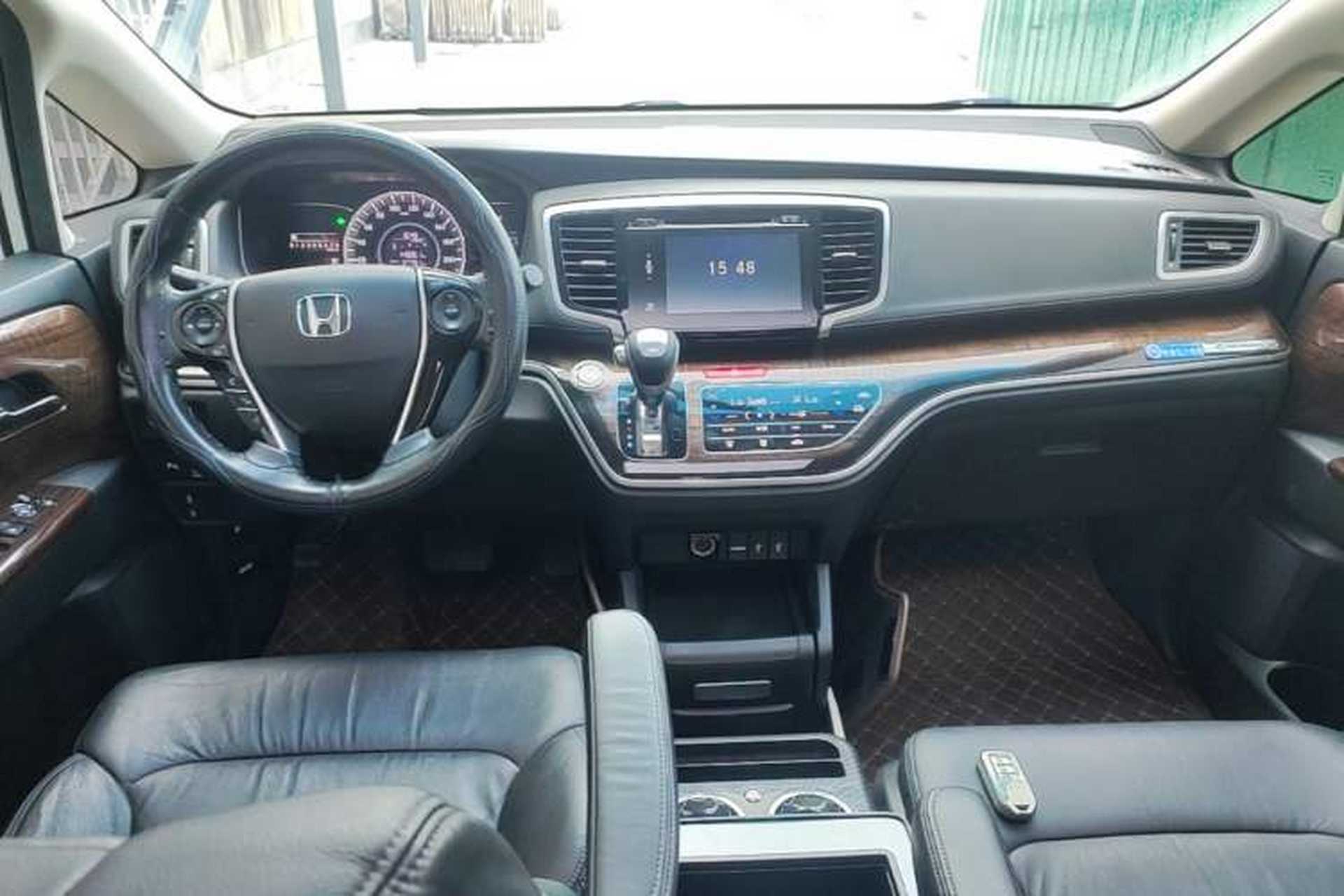 Used Honda Odyssey 2017 2.4L Smart Edition Center Console