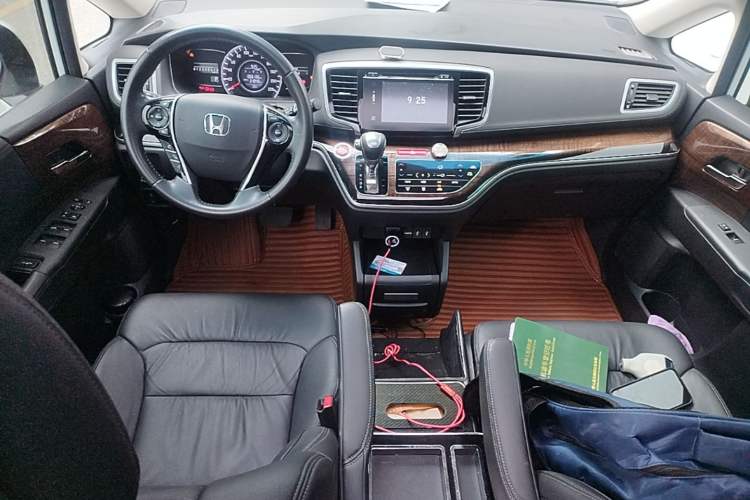 Used Honda Odyssey 2017 2.4L Smart Edition Center Console