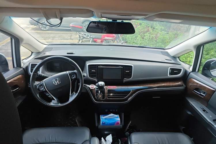 Used Honda Odyssey 2017 2.4L Smart Edition Center Console