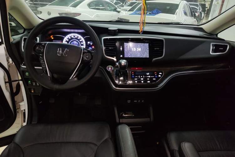 Used Honda Odyssey 2017 2.4L Smart Edition Center Console