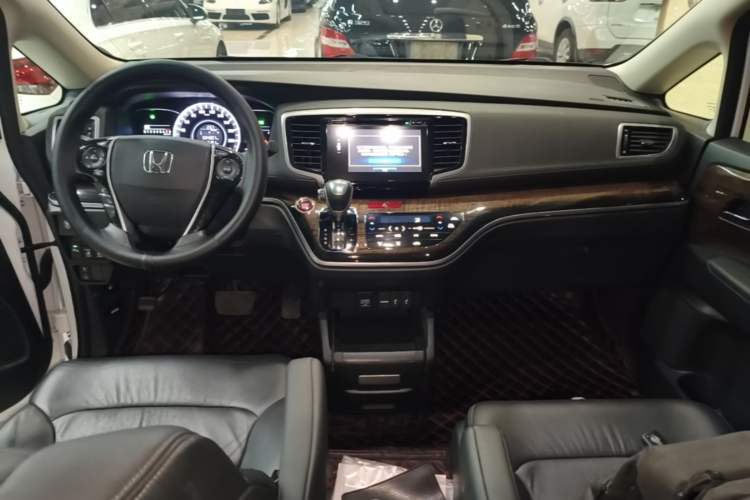 Used Honda Odyssey 2017 2.4L Smart Edition Center Console
