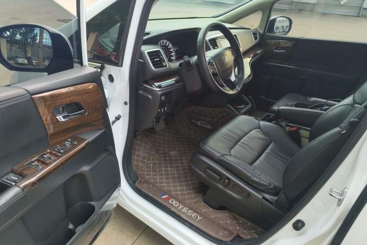Used Honda Odyssey 2017 2.4L Smart Edition Driver Seat