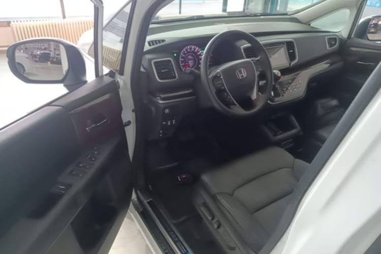 Used Honda Odyssey 2017 2.4L Smart Edition Driver Seat