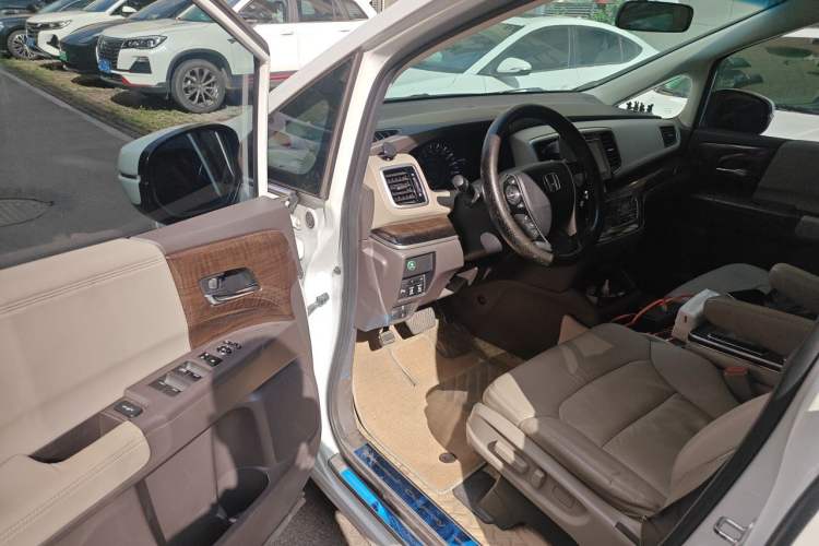 Used Honda Odyssey 2017 2.4L Luxury Edition Driver Seat