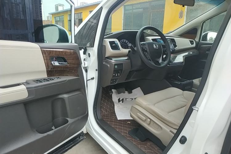 Used Honda Odyssey 2017 2.4L Luxury Edition Driver Seat