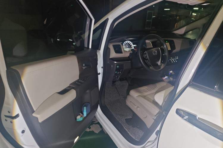 Used Honda Odyssey 2017 2.4L Luxury Edition Driver Seat