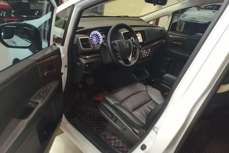 Used Honda Odyssey 2017 2.4L Smart Edition Driver Seat