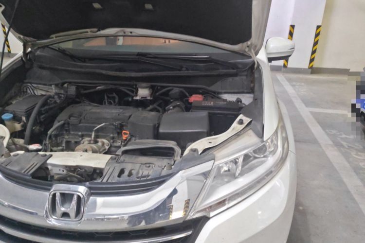 Used Honda Odyssey 2017 2.4L Comfort Edition Engine Bay Left