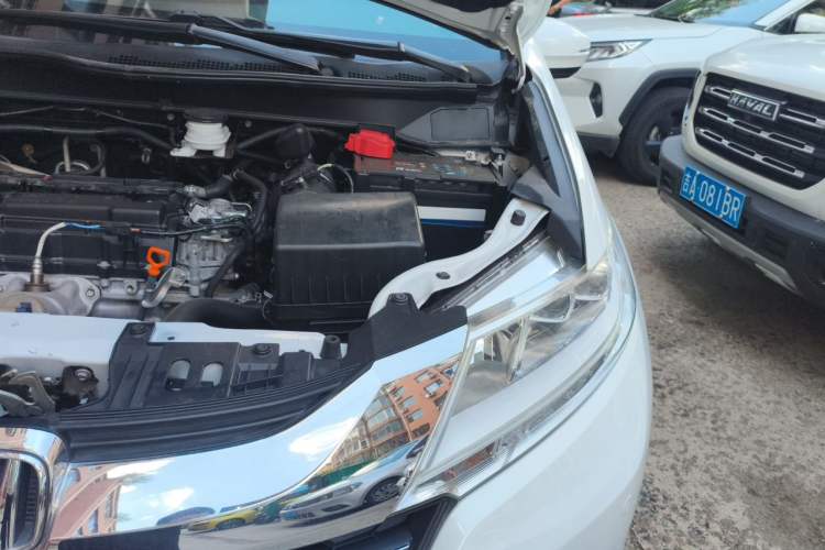 Used Honda Odyssey 2017 2.4L Smart Edition Engine Bay Left
