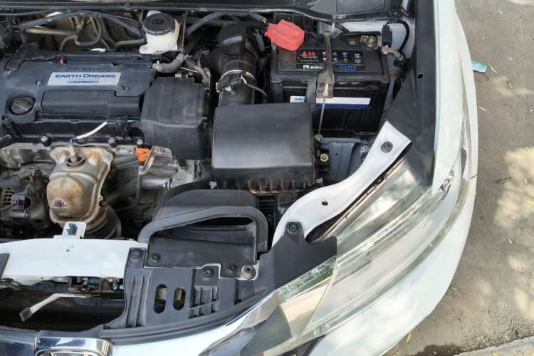 Used Honda Odyssey 2017 2.4L Smart Edition Engine Bay Left