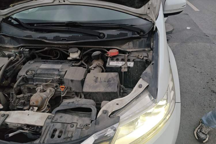 Used Honda Odyssey 2017 2.4L Smart Edition Engine Bay Left