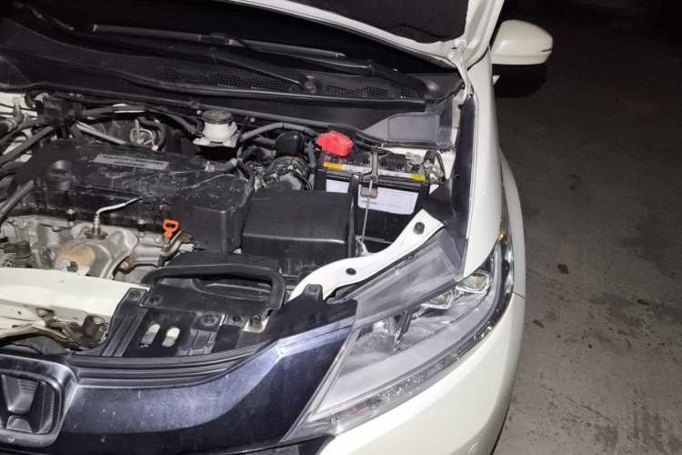 Used Honda Odyssey 2017 2.4L Smart Edition Engine Bay Left