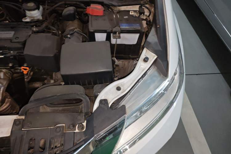 Used Honda Odyssey 2017 2.4L Smart Edition Engine Bay Left