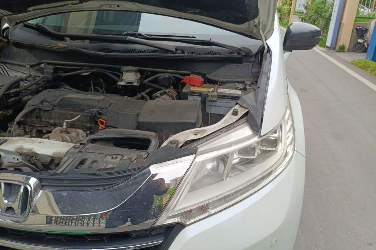 Used Honda Odyssey 2017 2.4L Smart Edition Engine Bay Left