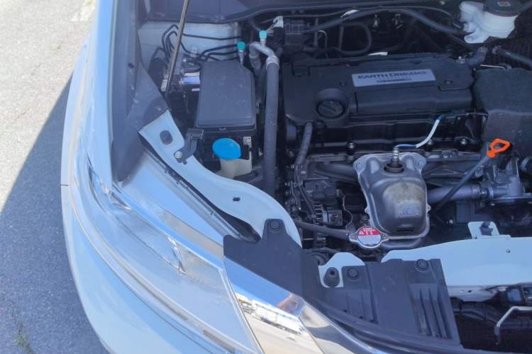 Used Honda Odyssey 2017 2.4L Luxury Edition Engine Bay Right