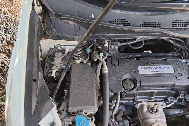 Used Honda Odyssey 2017 2.4L Luxury Edition Engine Bay Right