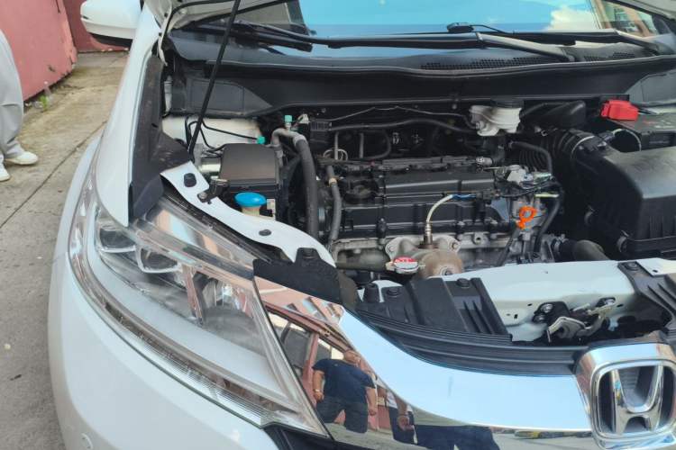 Used Honda Odyssey 2017 2.4L Smart Edition Engine Bay Right