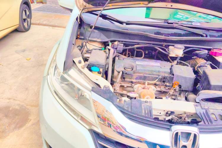 Used Honda Odyssey 2017 2.4L Luxury Edition Engine Bay Right